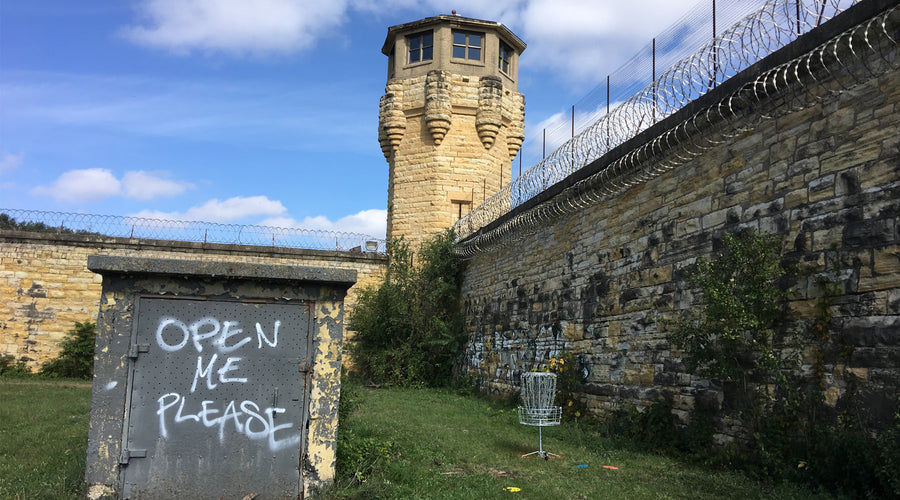 Playing Disc Golf at Old Joliet Prison